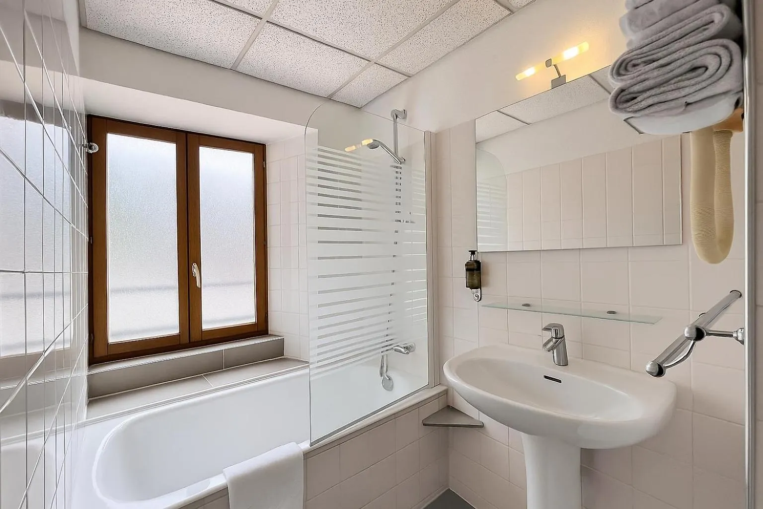 ** Hotel Hôtel de Genève , Faverges-Seythenex 74210, Haute Savoie Francia